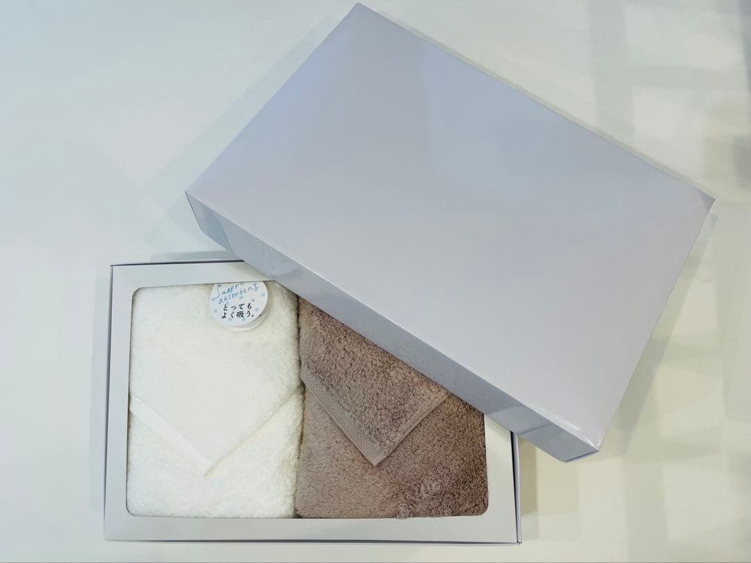 【箱付き新品未使用】UCHINO　ウチノ　とってもよく吸うバスタオル　白ベージュ