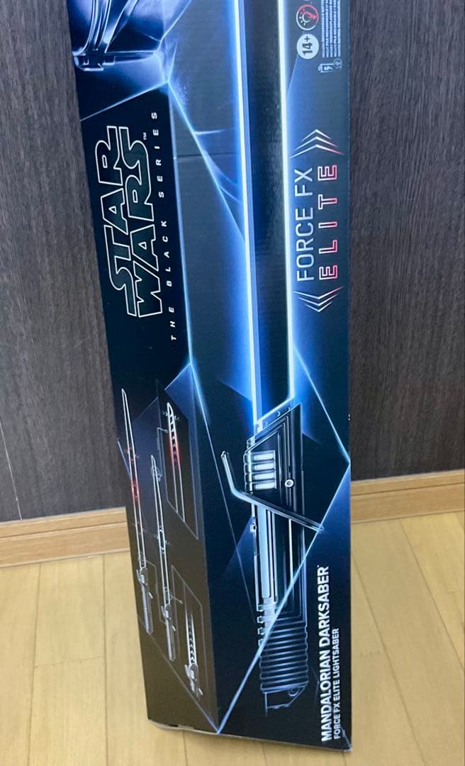 新品　スターウォーズ　マンダロリアン ダークセーバーフォースFXライトセーバー