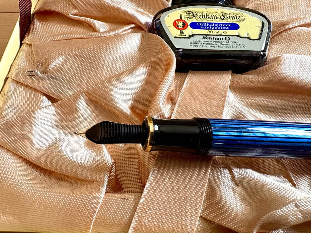 【美品】ペリカン万年筆 スーベレーン M400 青縞 インク2個 14金ロジウム