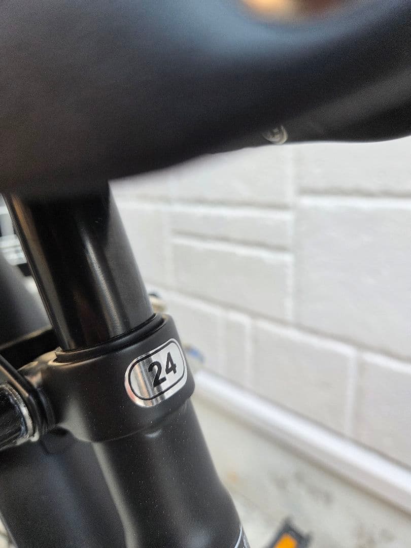 24インチ キッズ シティサイクル 野球チーム カゴ、オートライト、6段変速