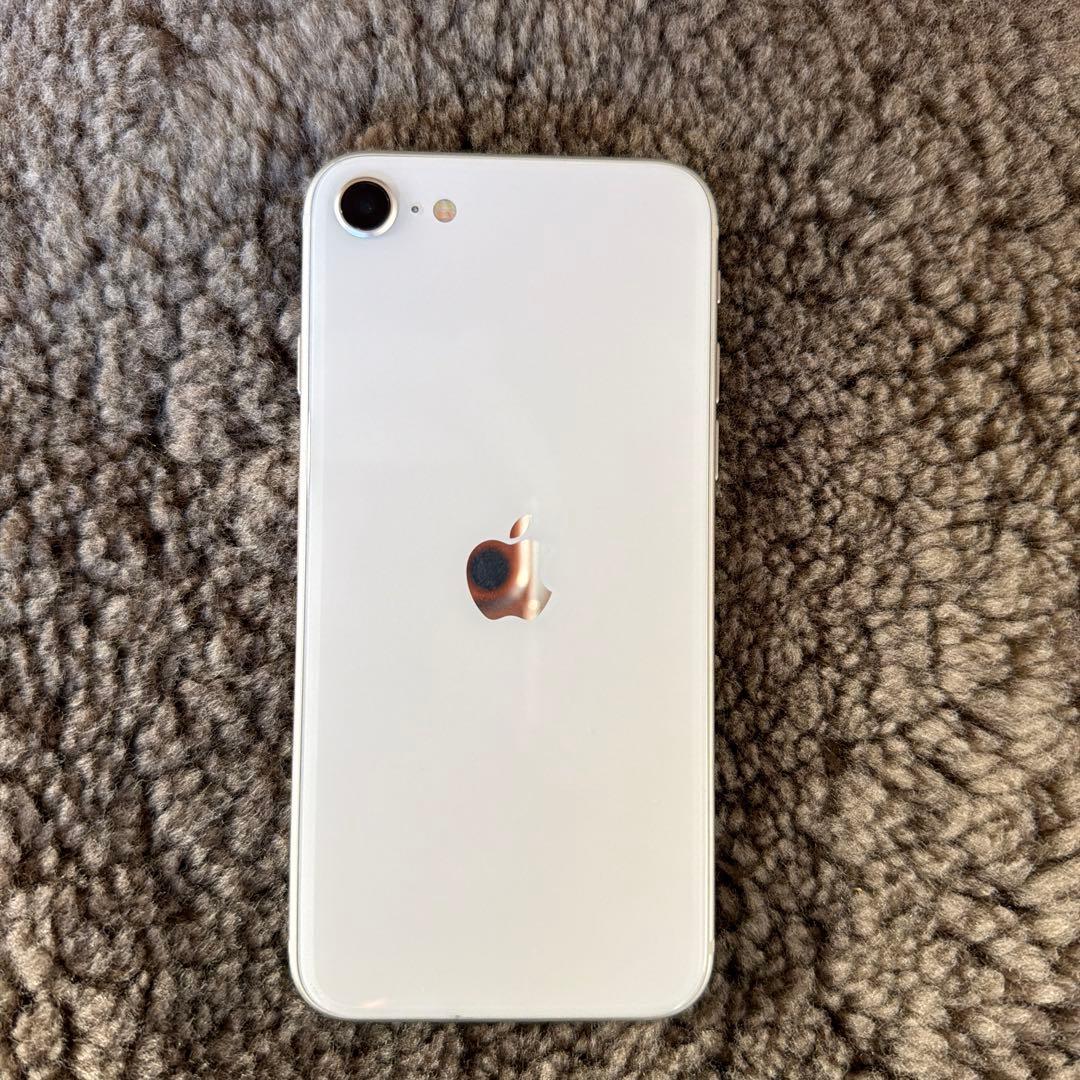Apple iPhone se3 本体 128ギガ 新品同様