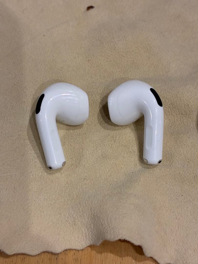 AirPods 4 本体 USB-C充電器対応