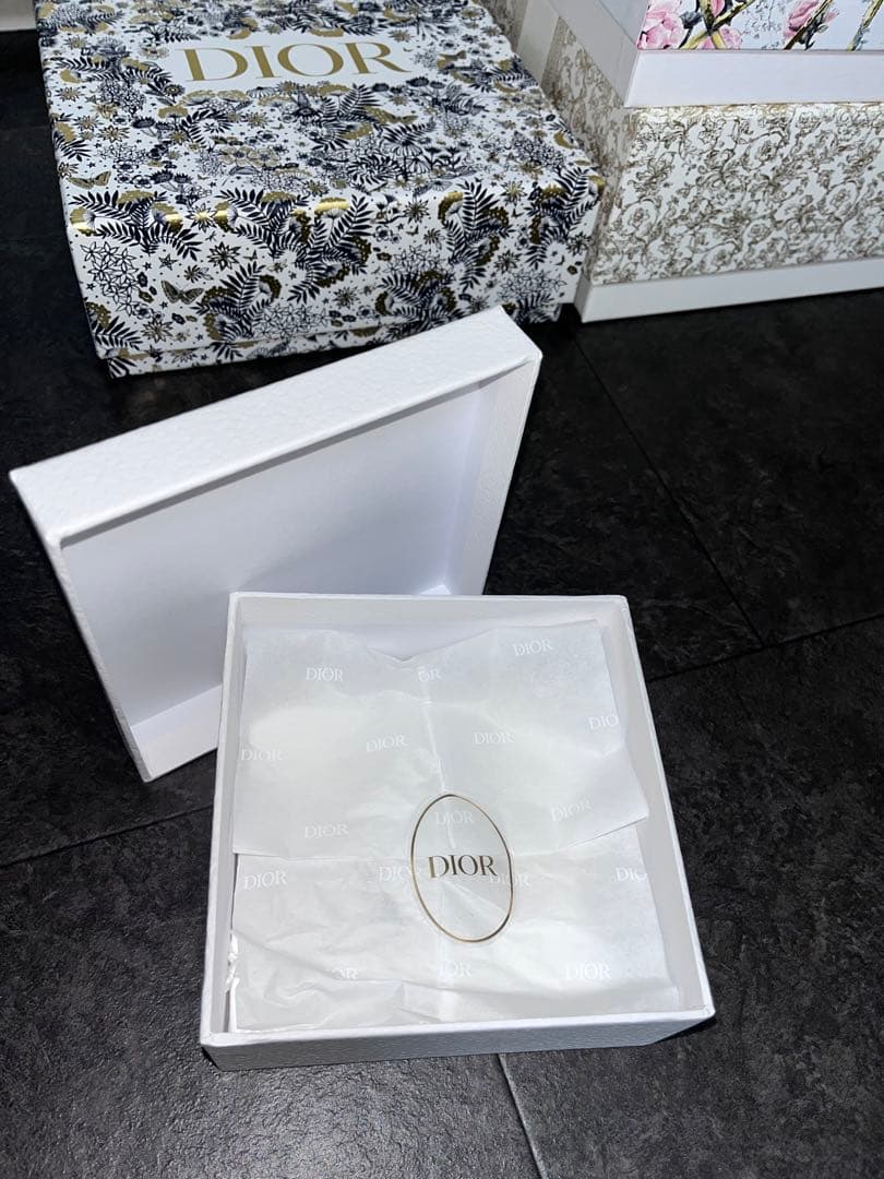 ディオール　化粧品　ノベルティ　ショップ袋　箱　カタログ　ショッパー　香水