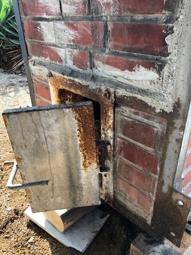 焼却炉　耐火レンガ製　引き取り限定！