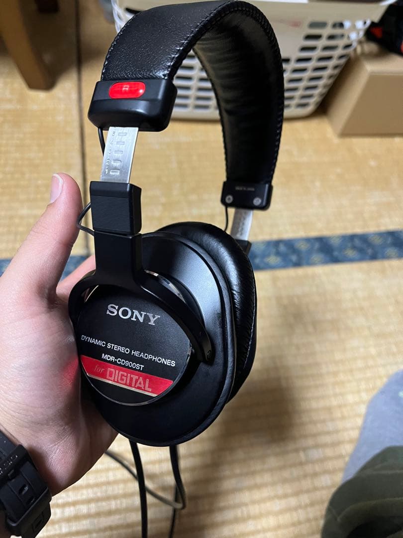 SONY 密閉型モニターヘッドホン MDR-CD900ST
