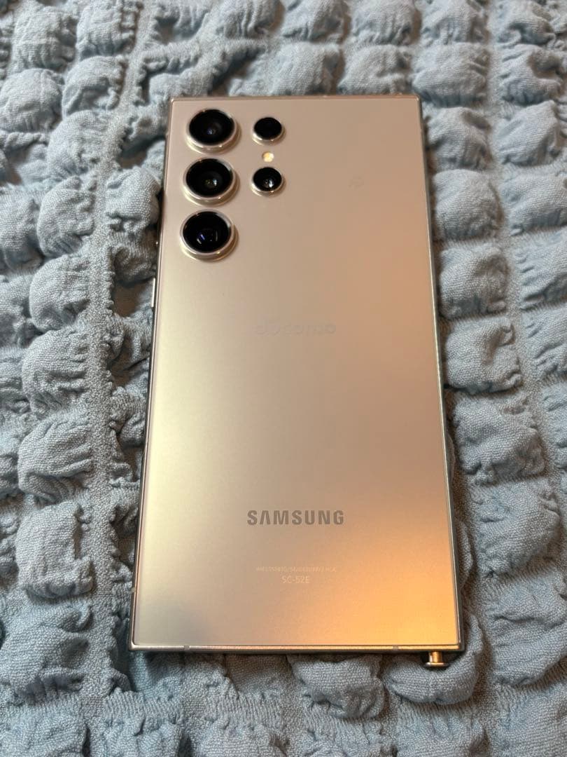 docomo版Samsung Galaxy S24 Ultra 本体