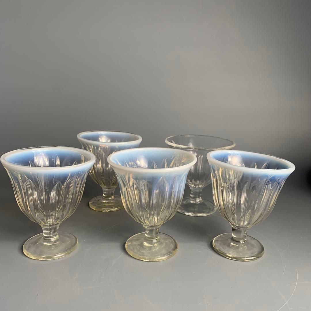 昭和初期　戦前　プレス　乳白青ぼかし　氷コップ　デザートカップ　和ガラス　古硝子