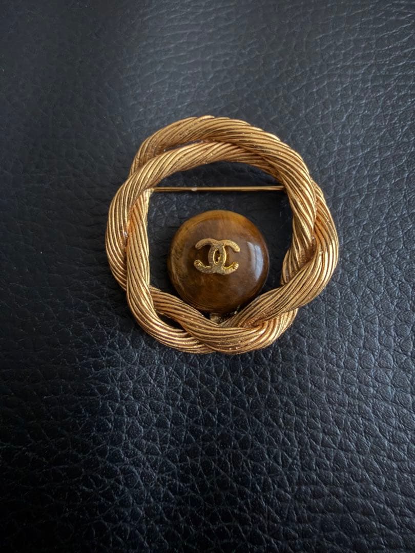 CHANEL ツイストデザイン ブローチ