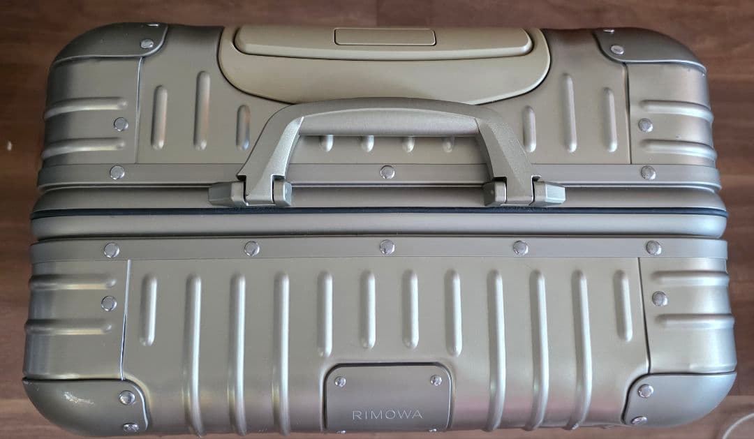 RIMOWA 機内用キャリーケース