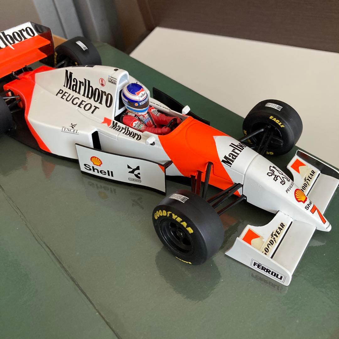 ミニカー Marlboro McLaren Peugeot MP 4/9 1/18
