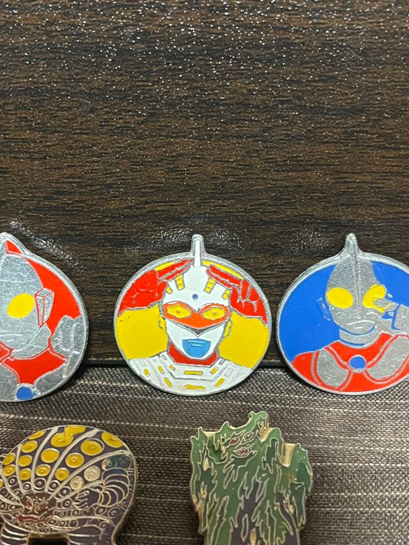 昭和の宝物 ウルトラマン シリーズピンバッジ