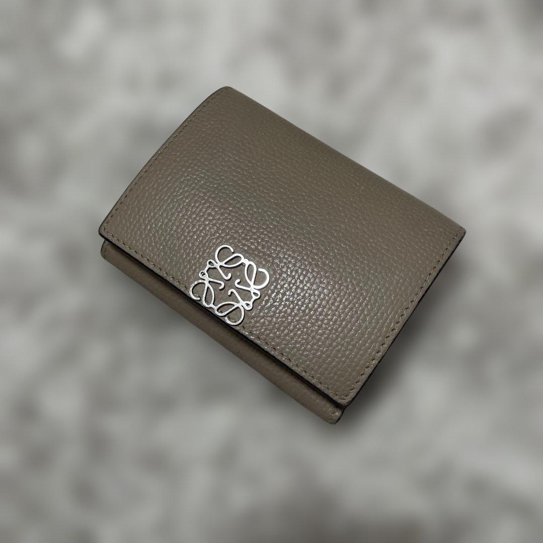 LOEWE 三つ折り財布