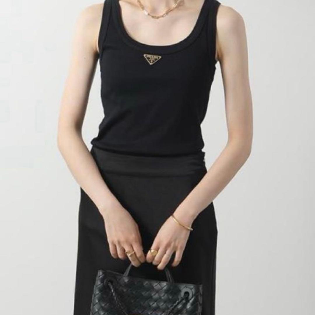 プラダ タンクトップ ブラック L タグ付き