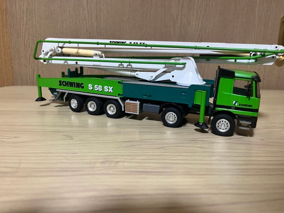 コンラッド SCHWING ポンプ車 1/50 ミニチュア おまけ付き