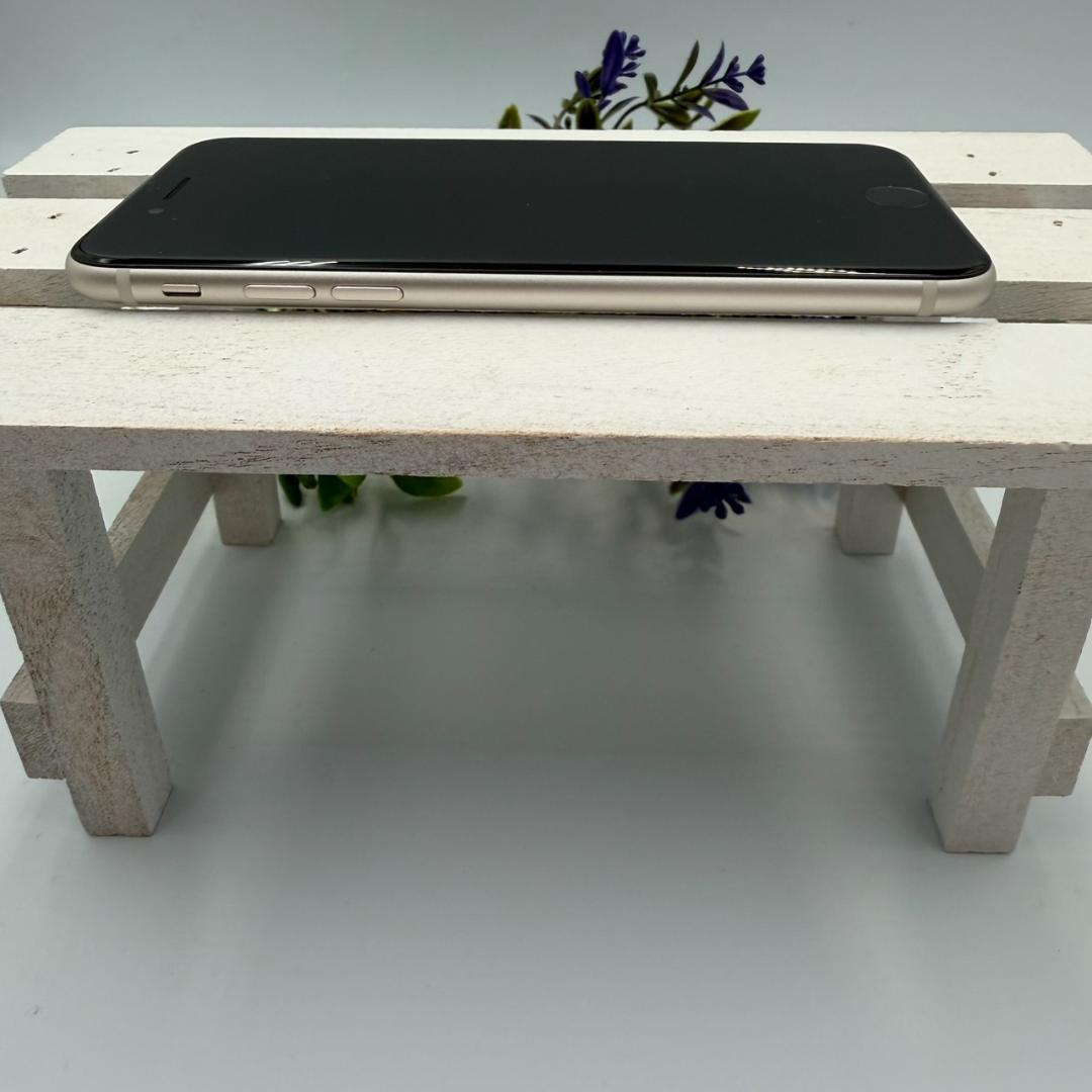 【美品】iPhone SE第3世代 64GB スターライト 328