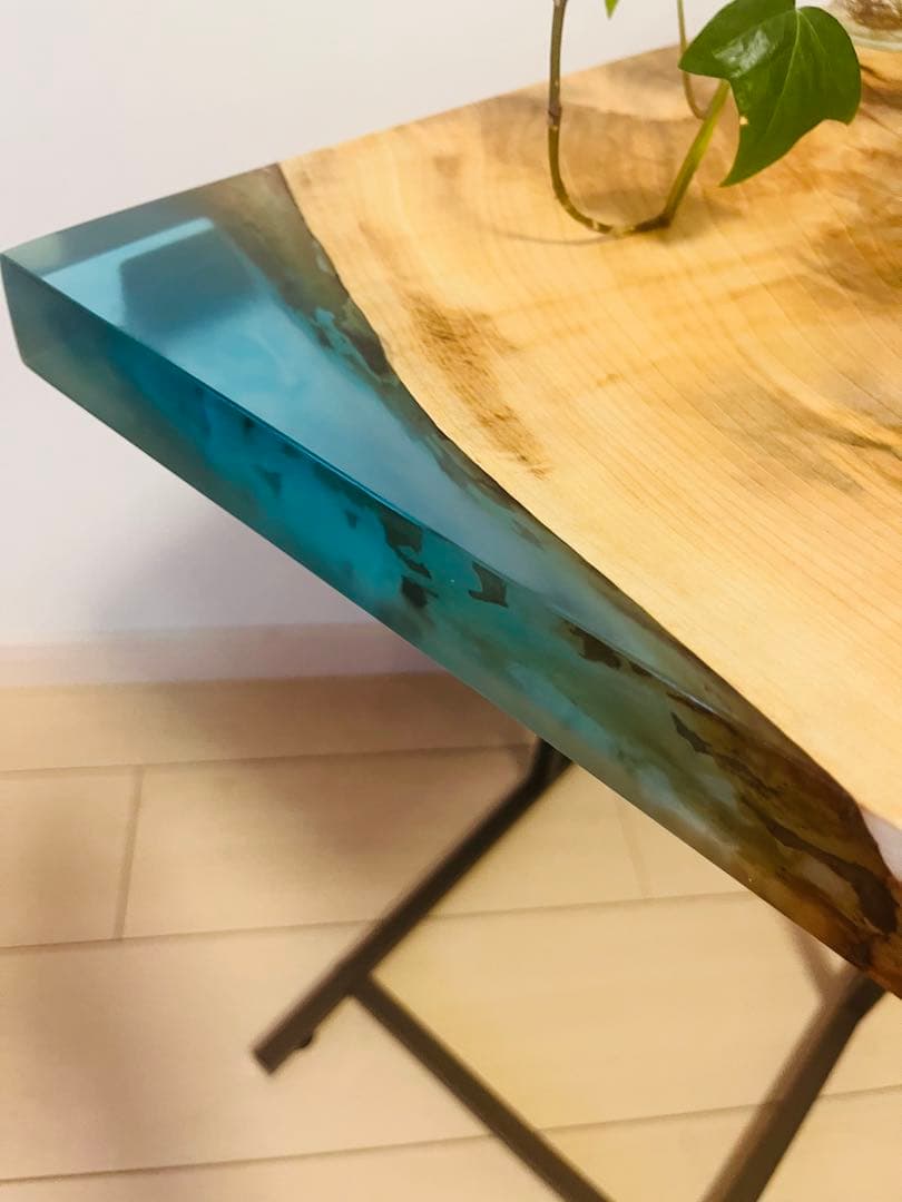 レジンテーブル　ソファテーブル　サイドテーブル　コーヒーテーブル　栃の木