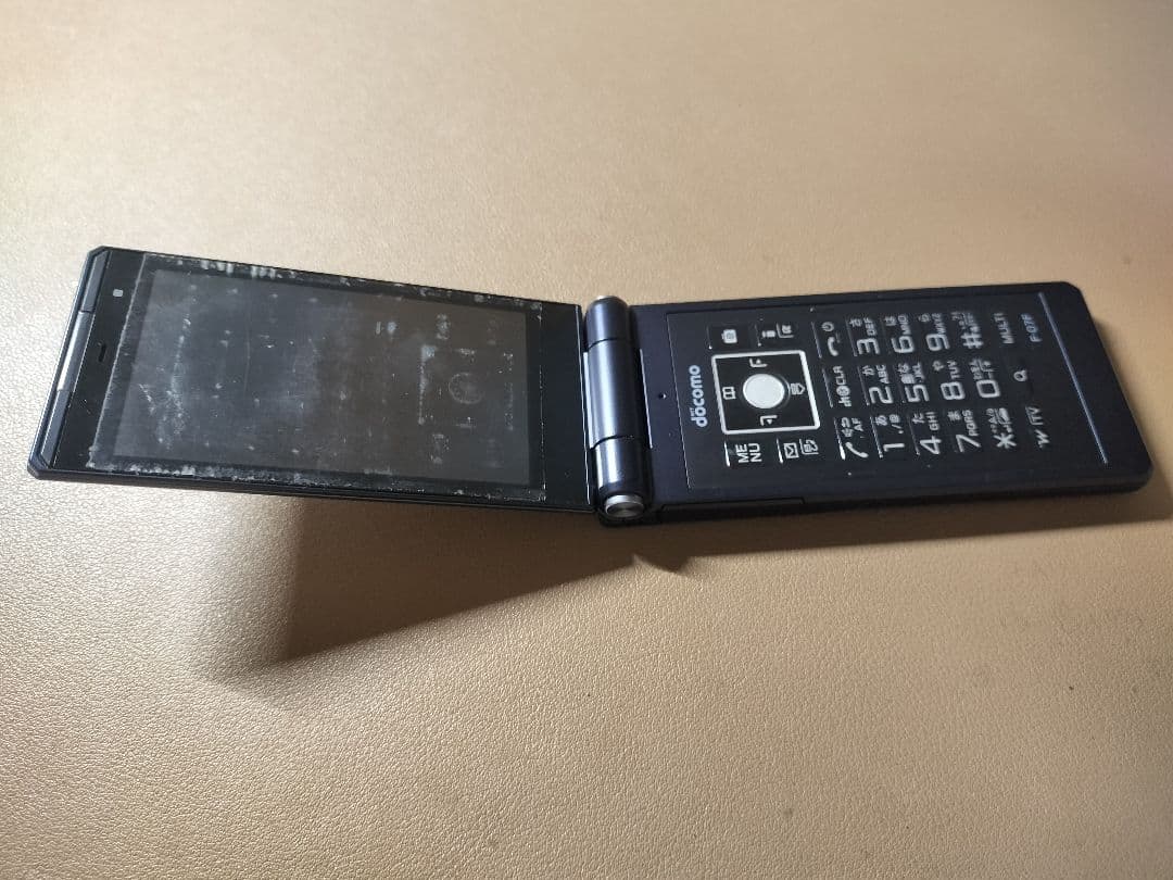 docomo F-07F 本体 ・ ACアダプタ・クレードル　 3点セット