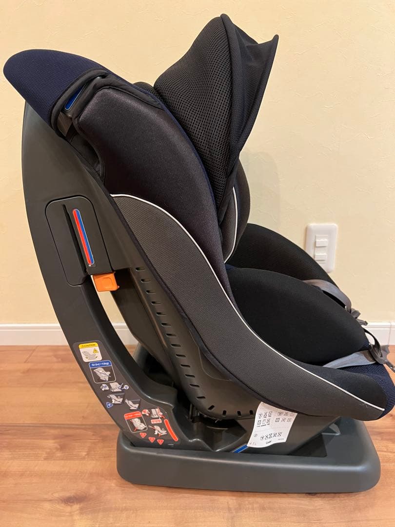 combiウィゴーグランデチャイルドシート 前後向き取付可能 シートベルト固定式