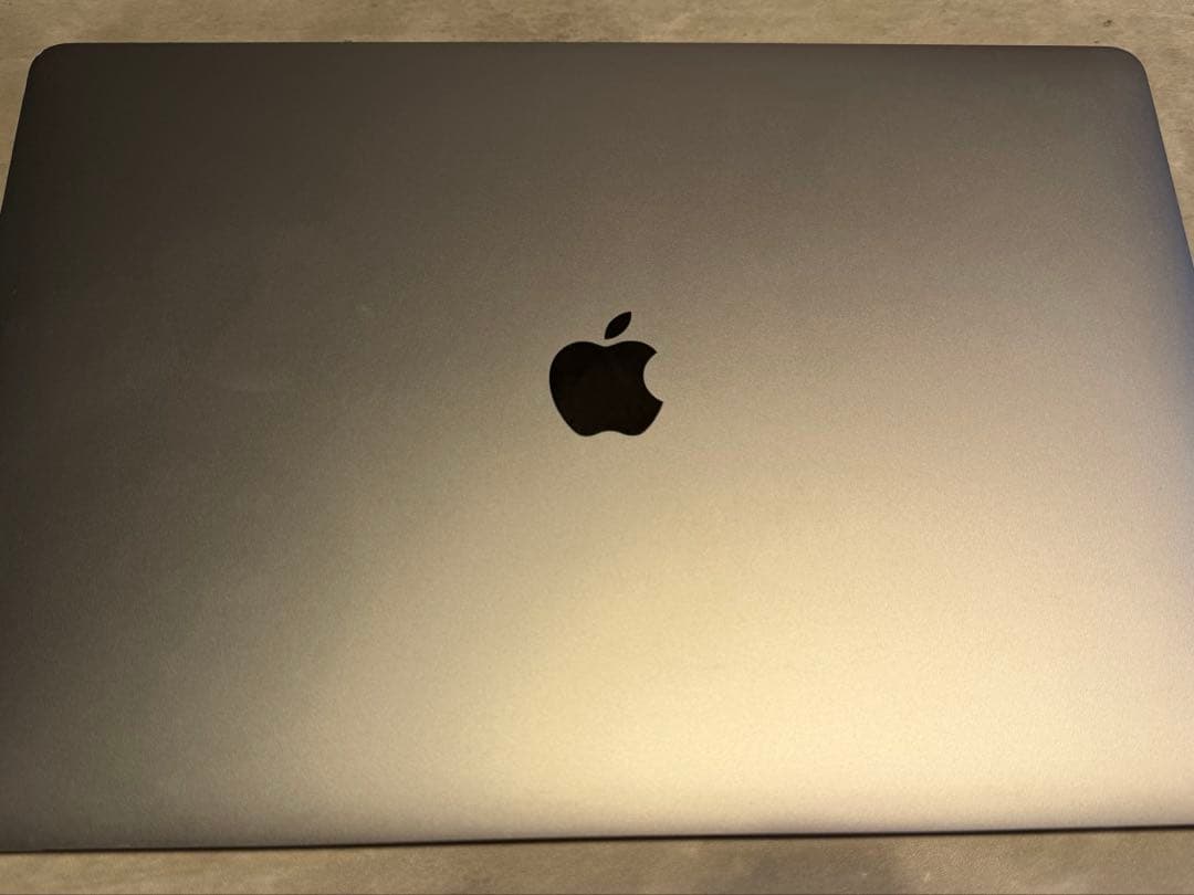 MacBook Pro 15インチ 2016 / Core i7 / 16GB