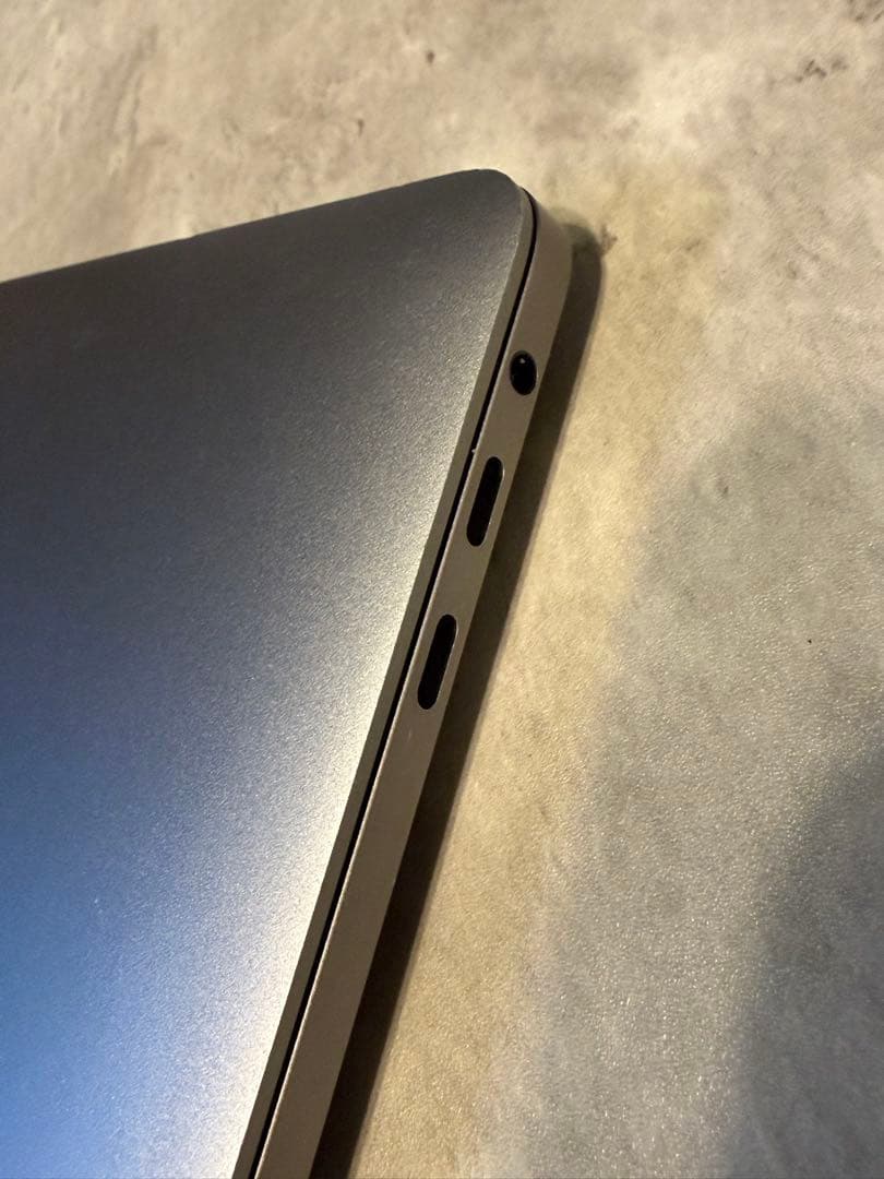 MacBook Pro 15インチ 2016 / Core i7 / 16GB