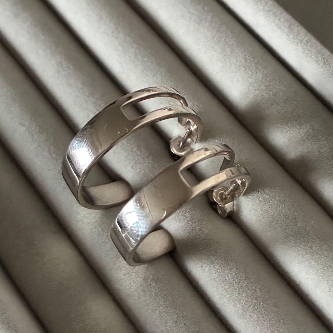 GUCCIグッチ　ロゴデザイン　シルバー　フープピアス