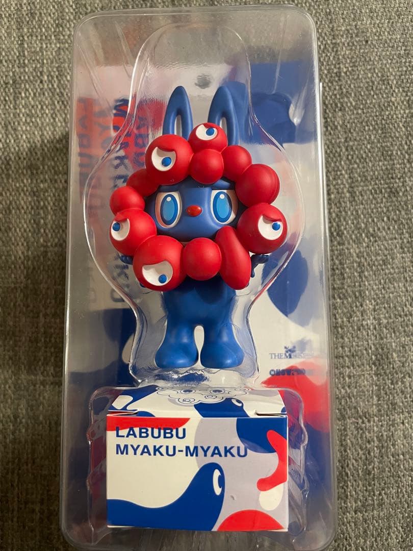 LABUBUMYAKU-MYAKUストラップ付ラブブミャクミャク