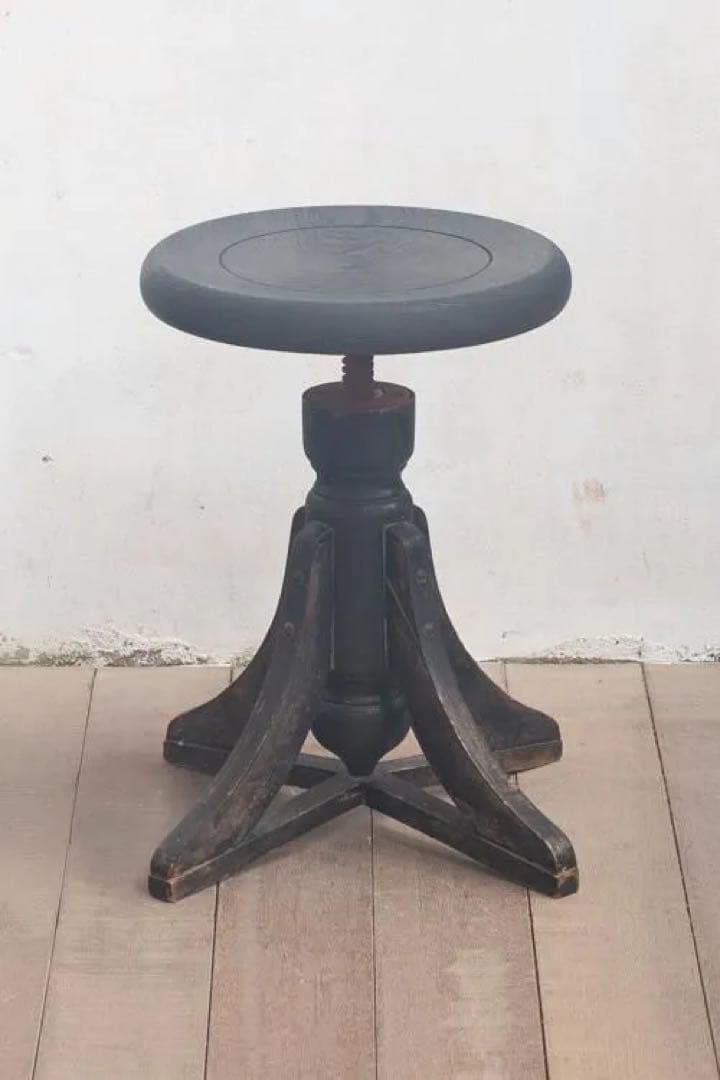 最終お値下げです。ヴィンテージ　木製スツール 丸椅子 黒色　アンティーク