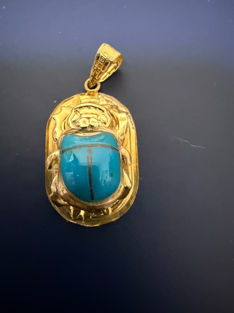 スカラベ ペンダントトップ ゴールドトーン ターコイズブルー風 エジプトモチーフ