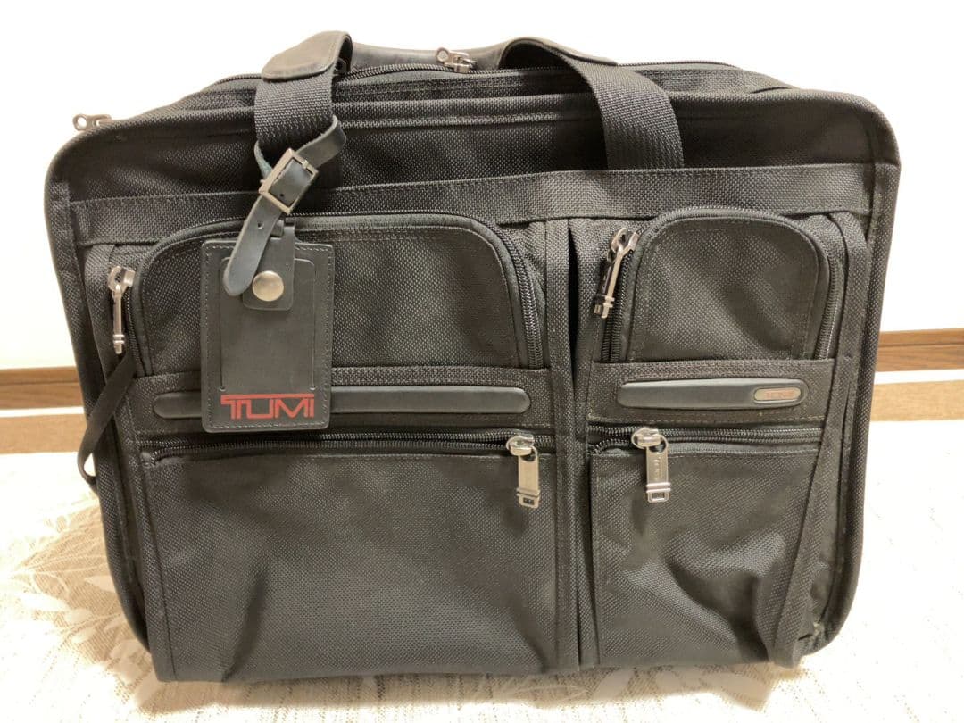 TUMI ブラック キャリーケース 261040D4