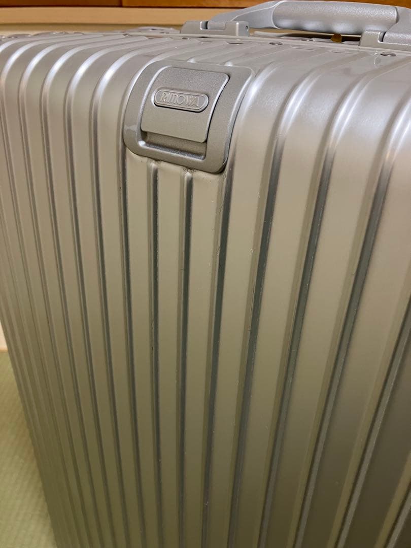 週末限定値下げ‼️廃盤　RIMOWA リモワ トパーズ 98L シルバー正規品