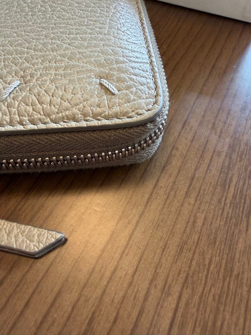 メゾンマルジェラ2つ折り財布