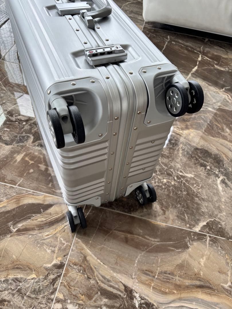 mtp@　　メルセデスベンツ　スーツケース