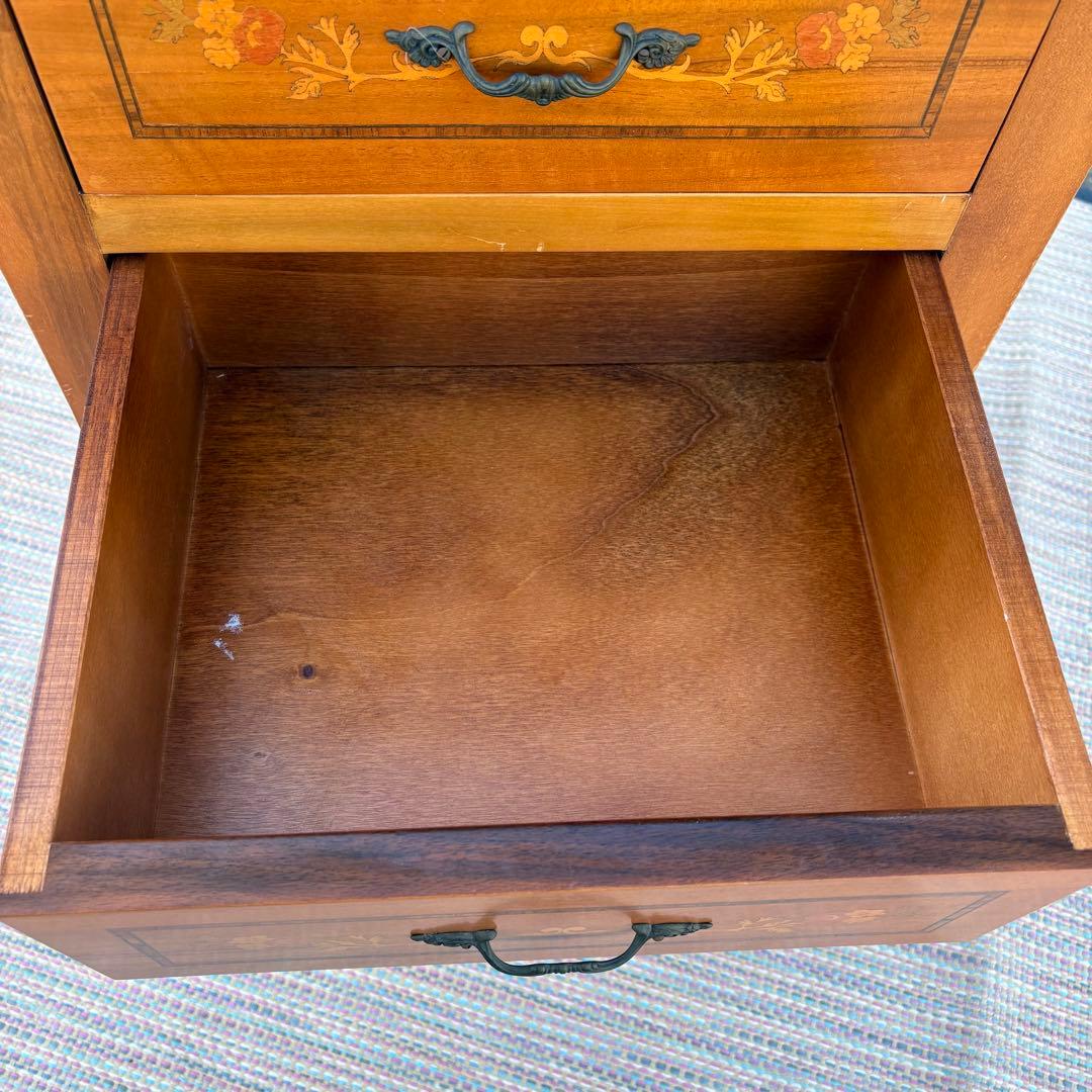 【送料込】アンティーク家具　猫足　木製チェスト　サイドボード　象嵌　英国風