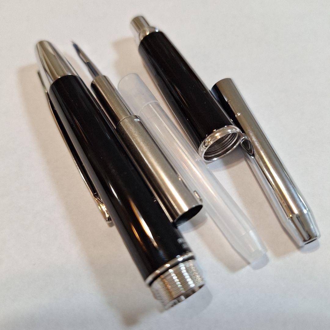 【新品未使用】キャップレス デシモ 極細 万年筆