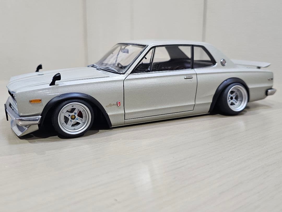 AUTOart　1/18　日産　スカイライン　GT−R　 (KPGC10)