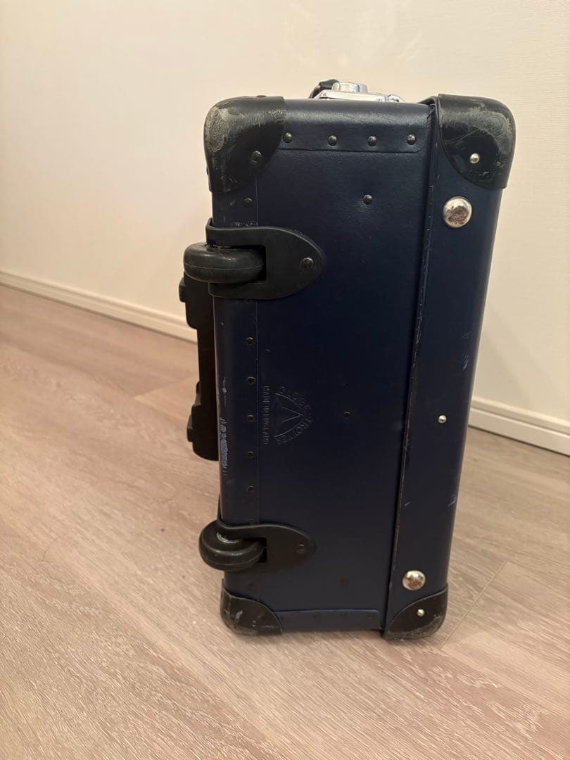 グローブトロッター　機内持込　ネイビー　2輪スーツケース