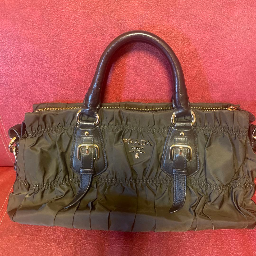 プラダ　ハンドバッグ