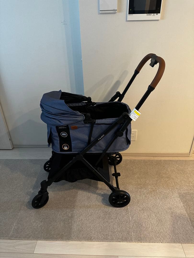 【ほぼ未使用】コンビ FikaGO FreeTogo 2　小型犬用ペットカート