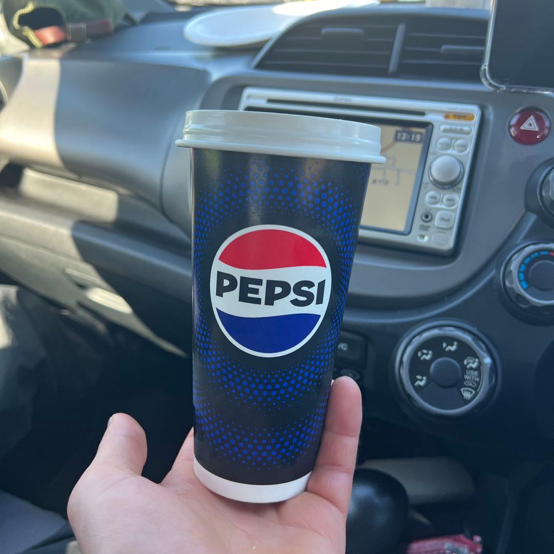 PEPSI 黒と青のドット柄カップ