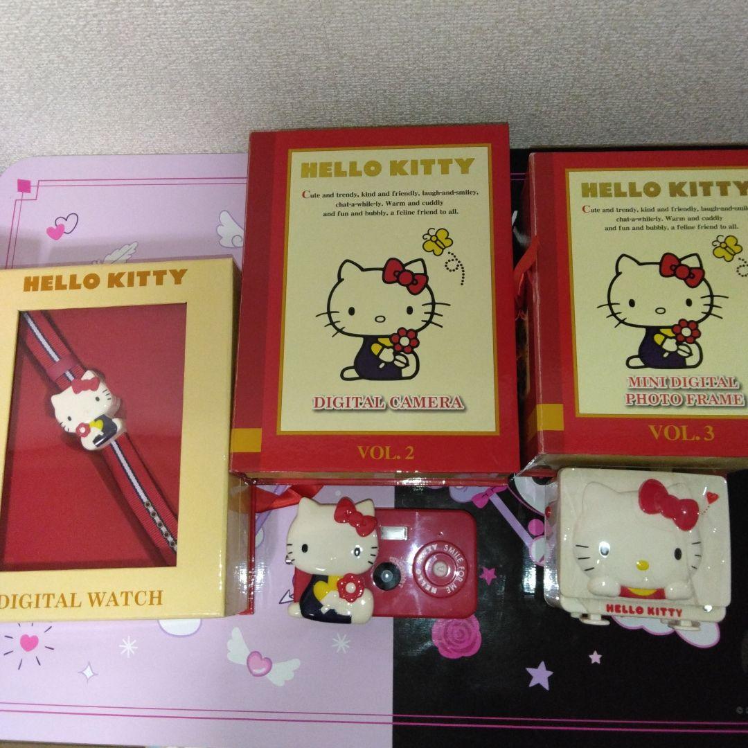 ハローキティ3点セット　デジタルウォッチ　デジタルカメラ　幻のブラウン管テレビ