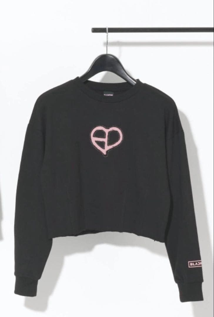 BLACKPINK ワールドツアー トレーナー ブラック　ショート丈　グッズ