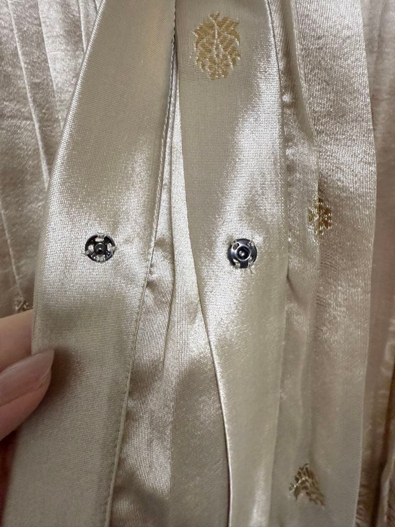 【人気】PRADA プラダ プリーツスカート ベージュ ゴールド刺繍42サイズ