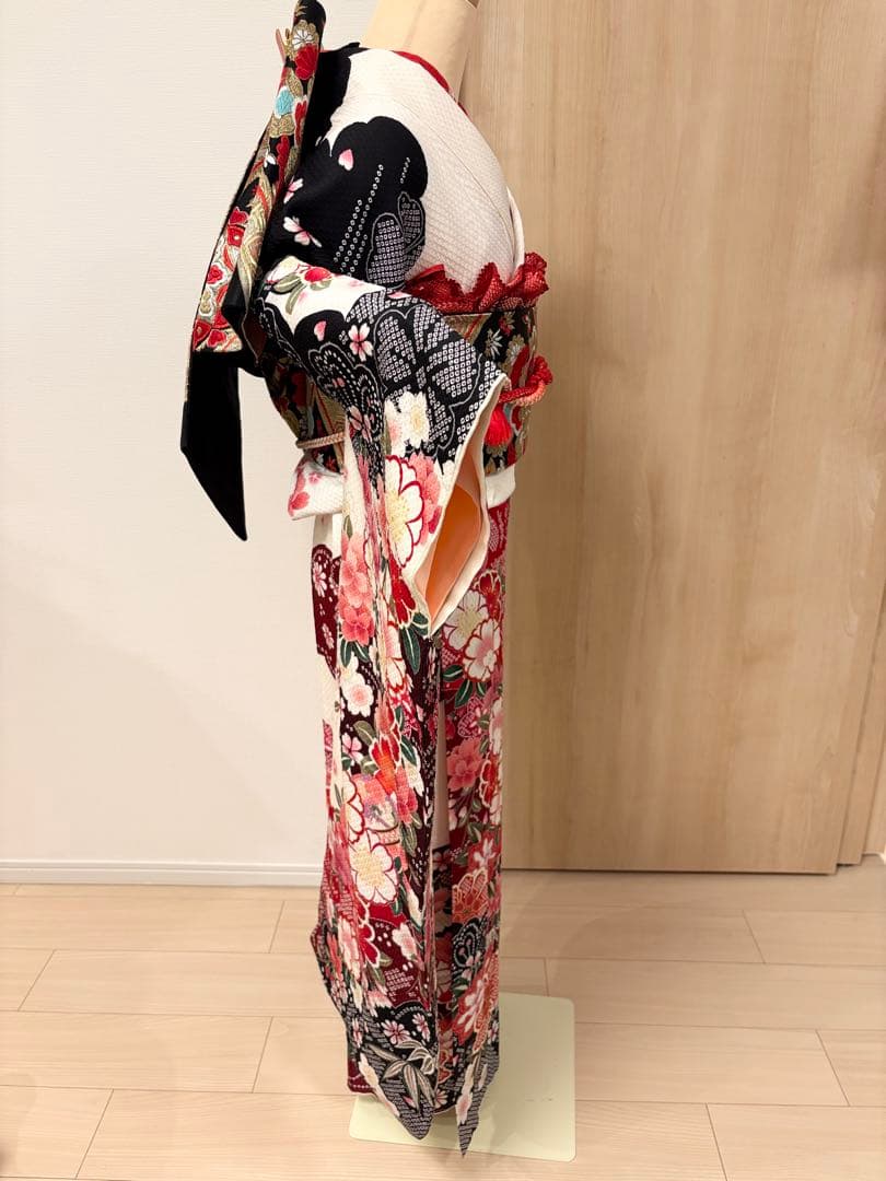 振袖セット 絞り風 白 赤 黒 花柄 MH2512143