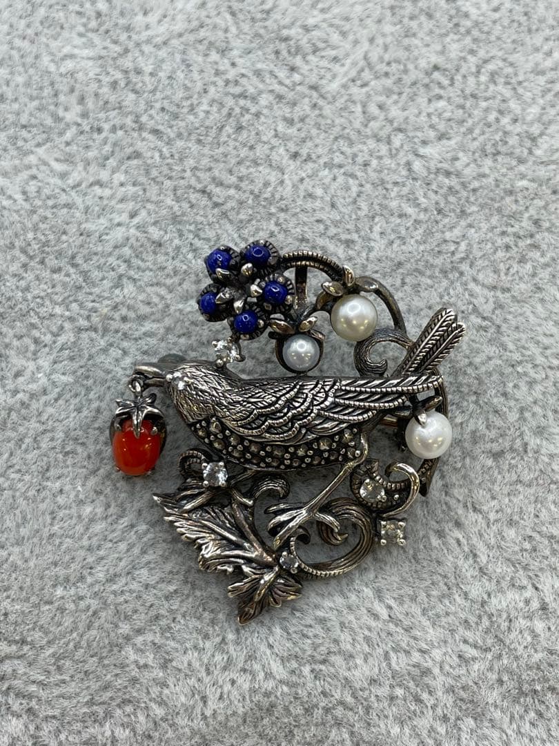 ウィリアム・モリス いちご泥棒 ブローチ　ペンダントヘッド　碌山　チャーム