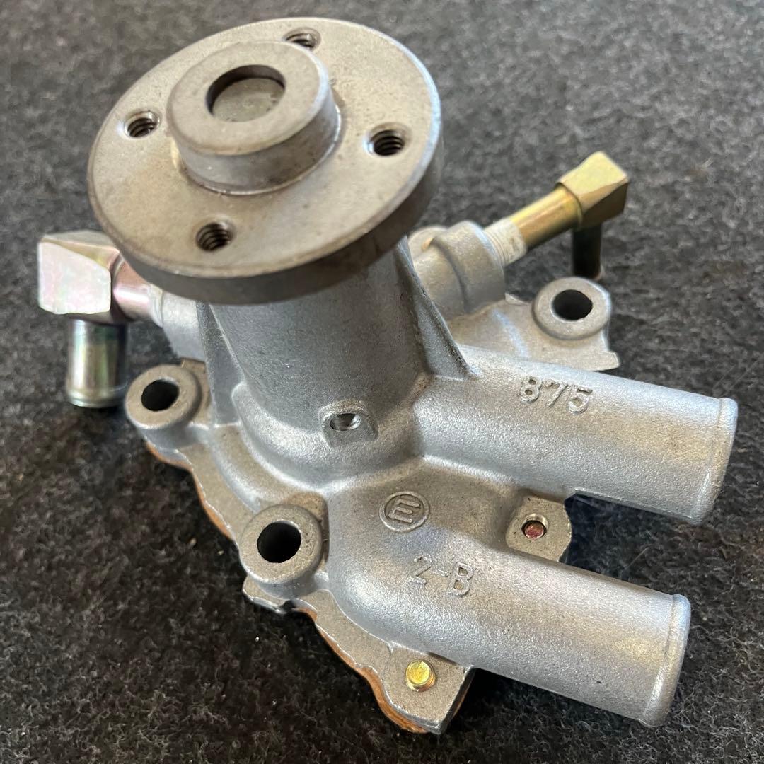 黒*ン様 未使用　ダイハツ　ZMエンジン用ウォーターポンプ　ハイゼットS38 美