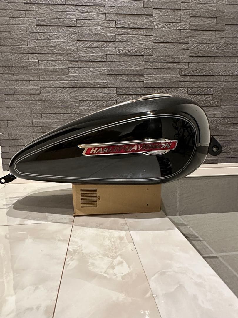 【スポーツスター】純正タンク　4.5ガロン　インジェクション　07年以降適合