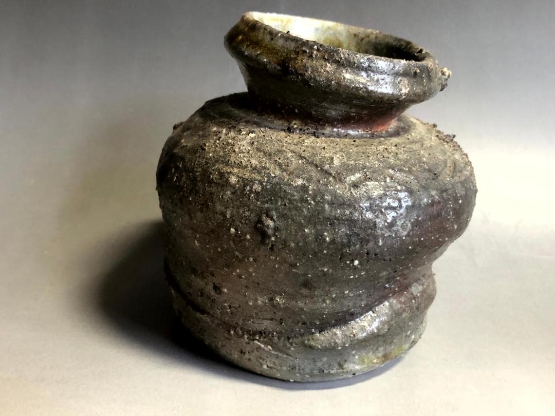 花瓶■蹲る うずくまる 古伊賀 花器 花生け 古美術 時代物 骨董品■