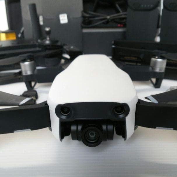 ドローン DJI MAVIC AIR (白）フルセットケース付き