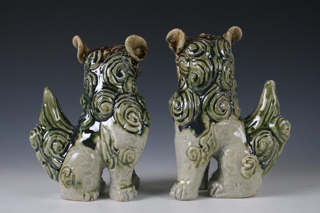 人間国宝金城次郎一門　金城敏徳 作　青磁色付立シーサー（中）1対