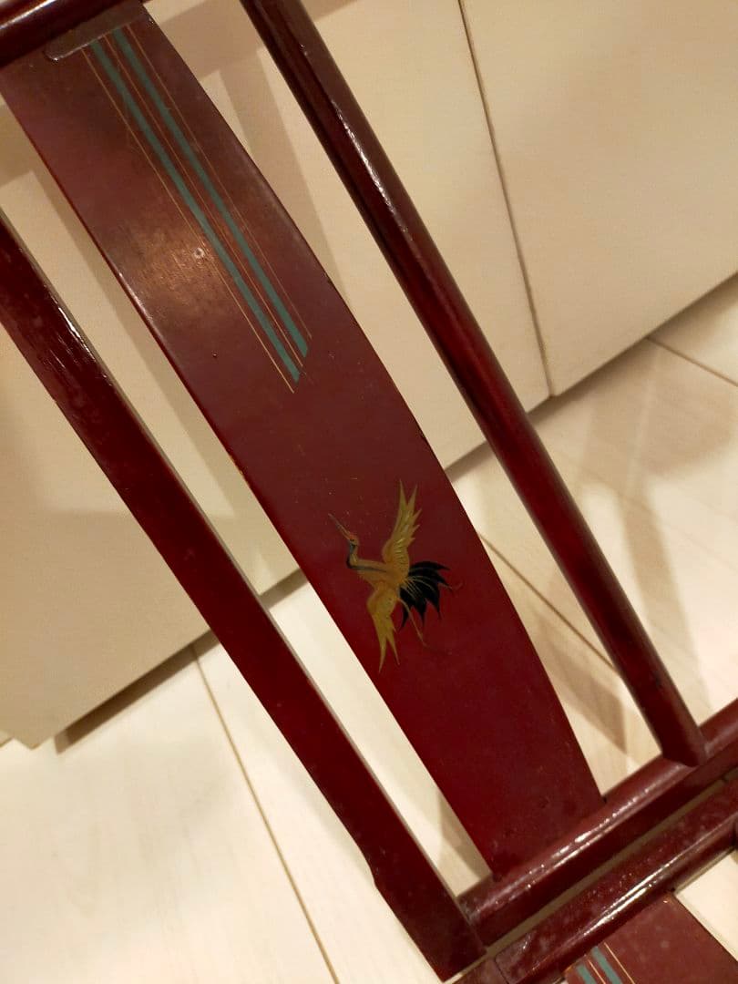 赤茶色の衣桁 ミニサイズ 鶴の絵柄付き